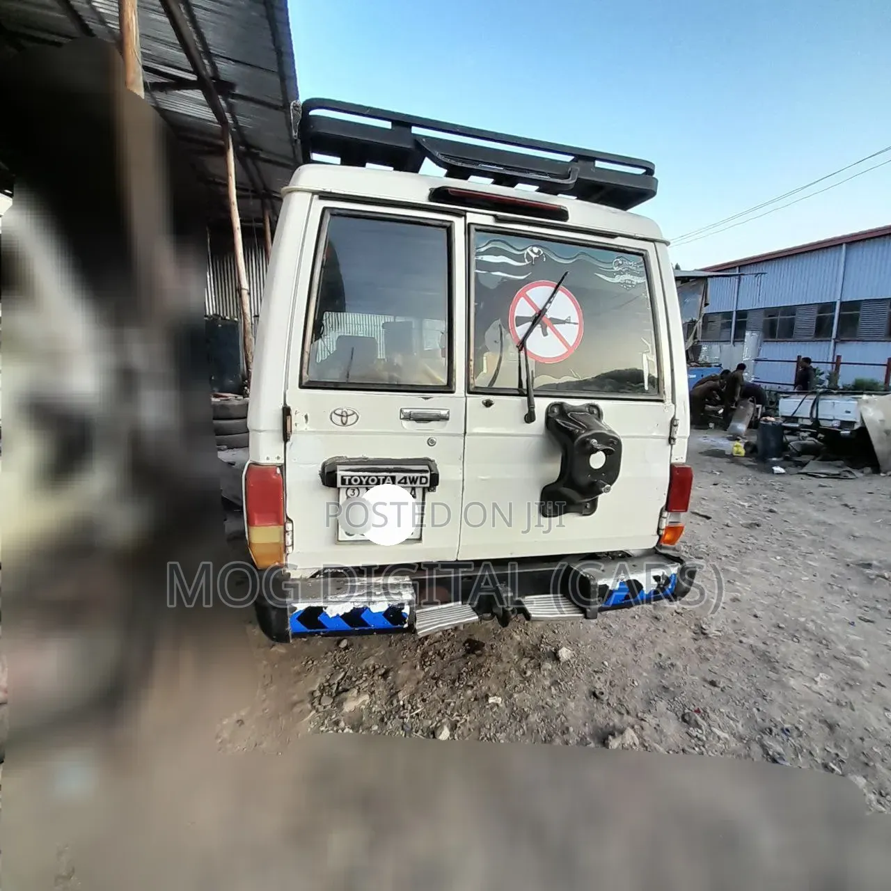 Toyota Land Cruiser 2004 White