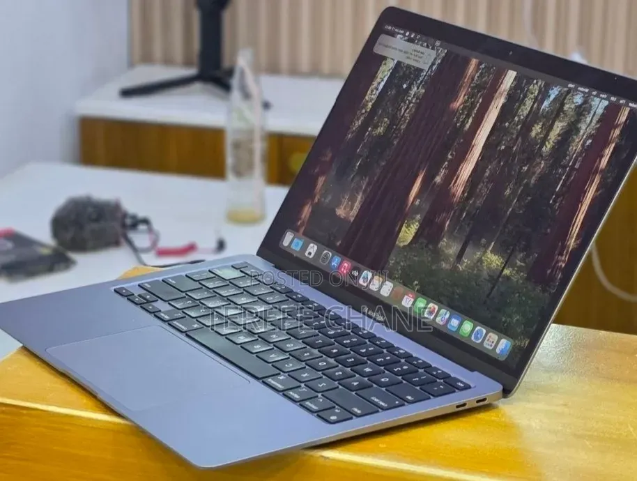 New Laptop Apple MacBook Air 2020 M1 16GB Apple M1 SSD 256GB