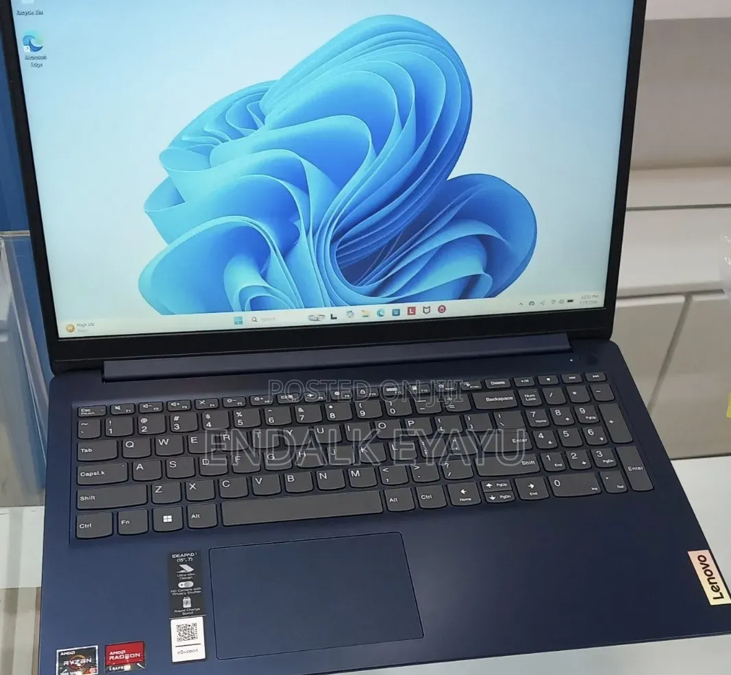 New Laptop Lenovo IdeaPad 1 8GB AMD Ryzen 5 SSD 256GB
