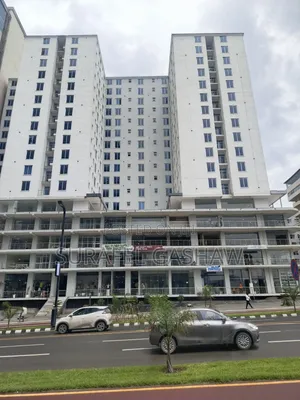 በመሀል ካዛንችስ 100% ያለቁ ሱቆችን ይግዙ