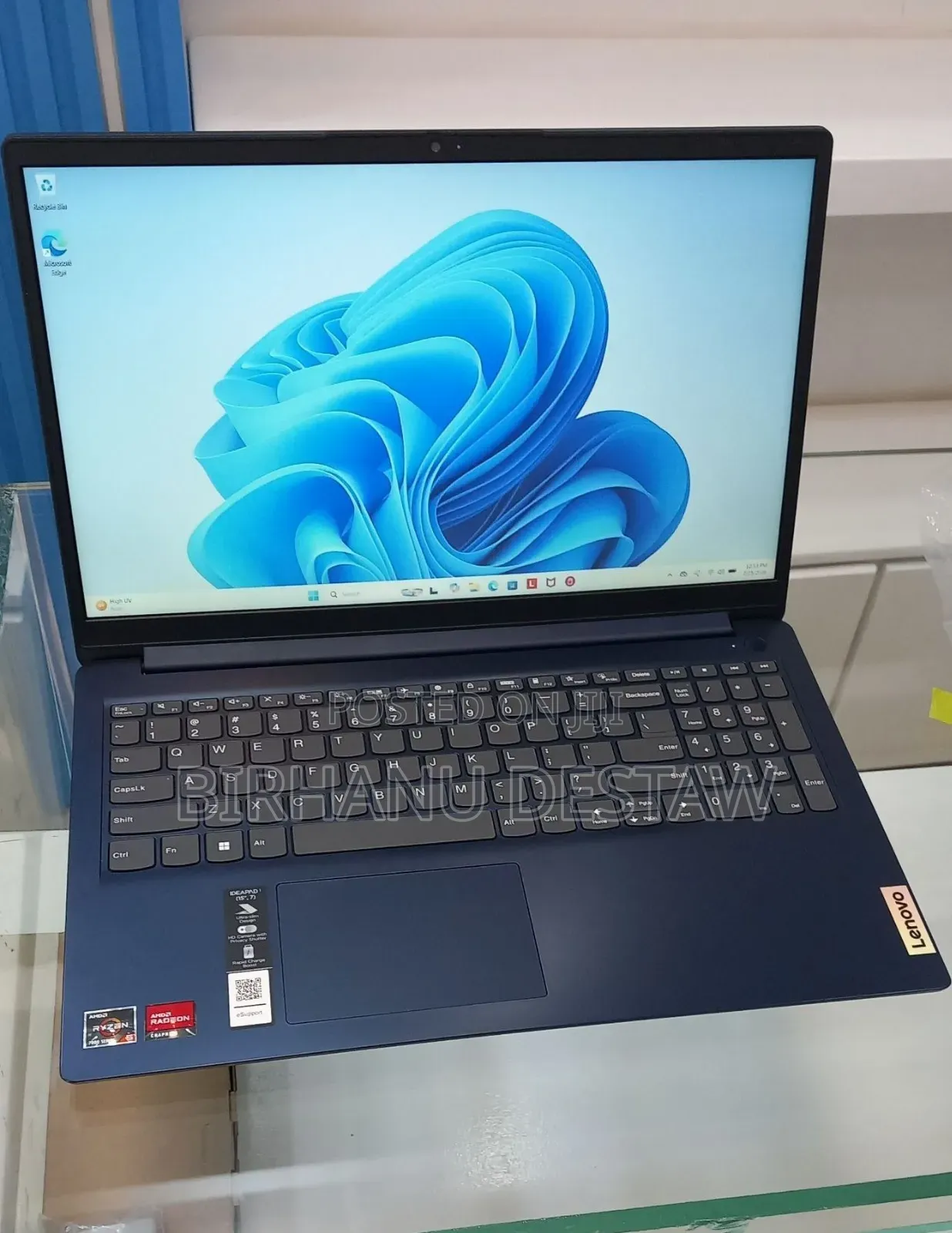 New Laptop Lenovo IdeaPad 1 8GB AMD Ryzen 5 SSD 256GB