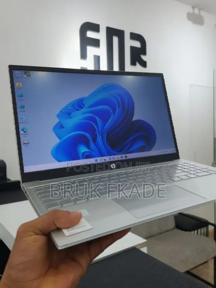 New Laptop HP Elite x360 830 G10 16GB Intel Core i7 SSD 512GB