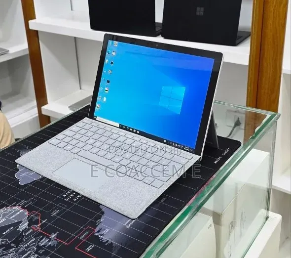 New Laptop Microsoft Surface 16GB Intel Core i5 SSD 256GB