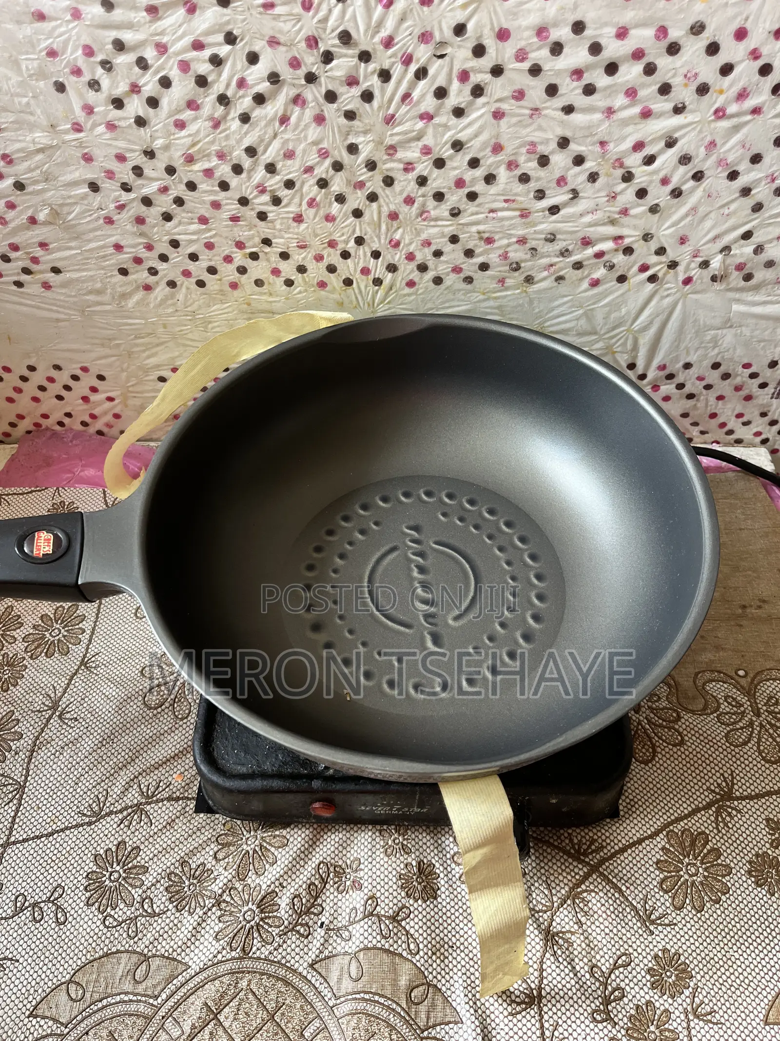 Cooking PAN Made of Titanium