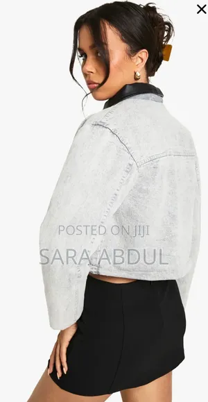 Women Cropped Puffer Jacket Size Large on Hand