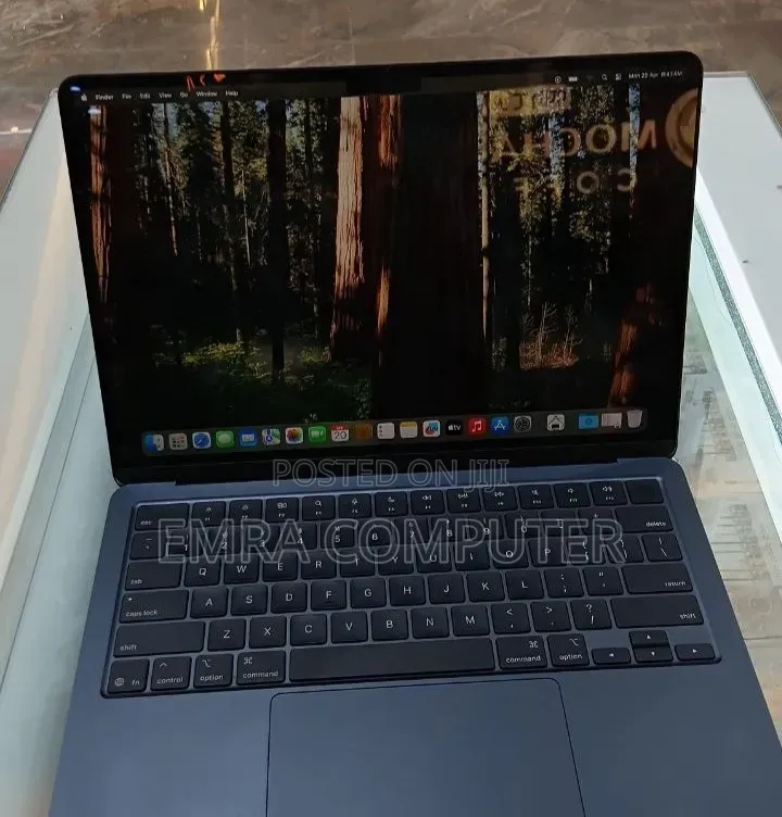 New Laptop Apple MacBook Air 2025 M4 16GB Apple M4 SSD 256GB