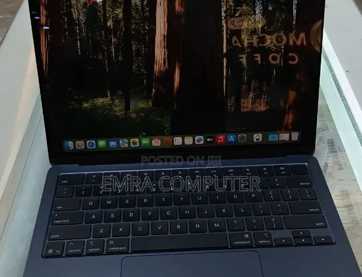 New Laptop Apple MacBook Air 2025 M4 16GB Apple M4 SSD 256GB