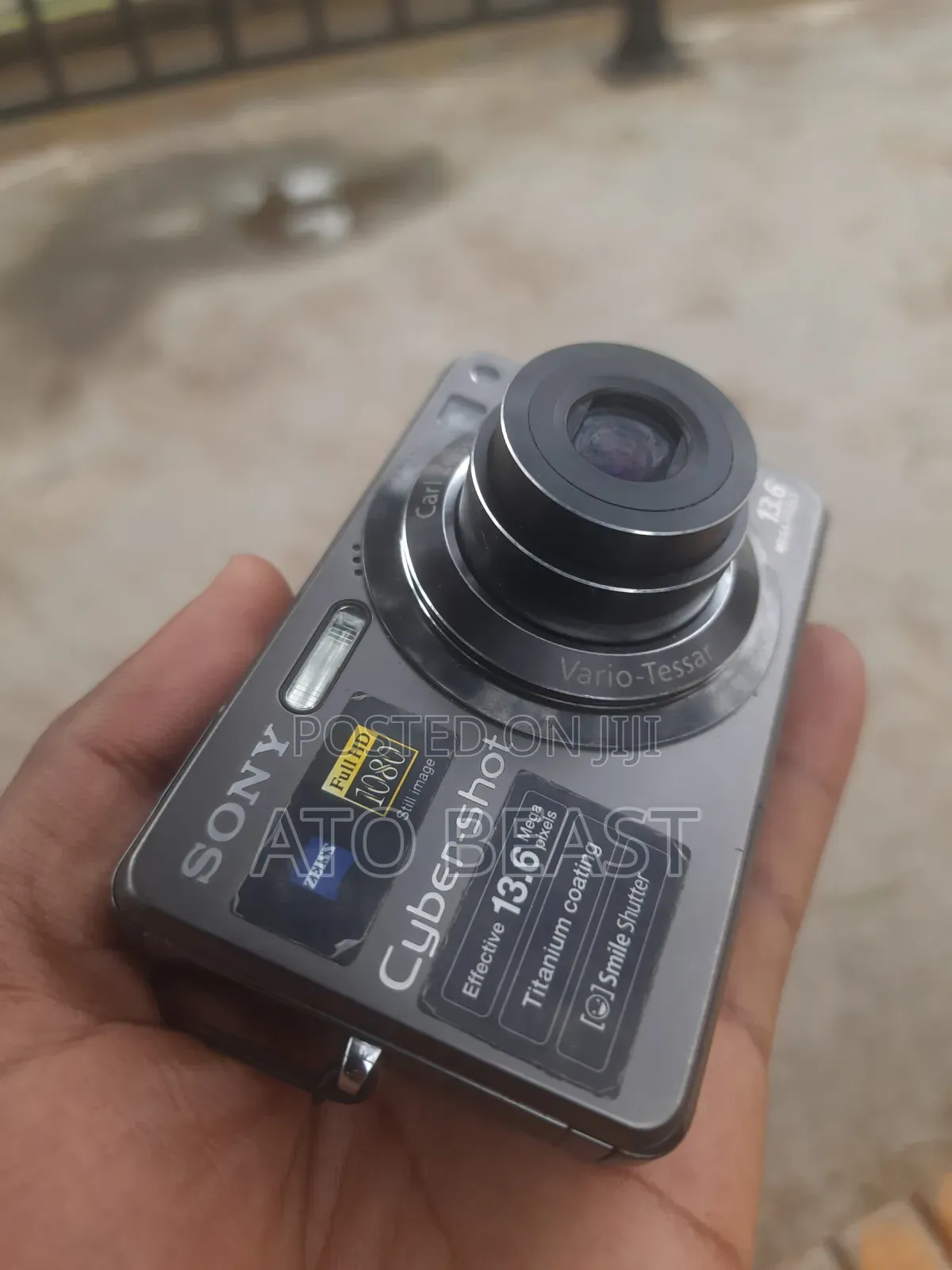 Sony Cyber-Shot DSC-W300, a Compact 13.6-Megapixel