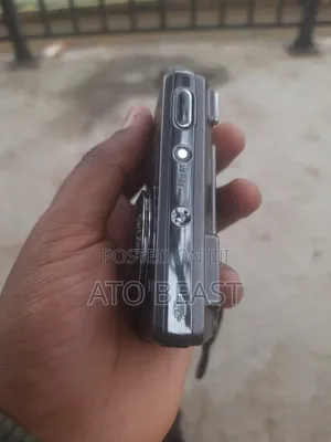 Sony Cyber-Shot DSC-W300, a Compact 13.6-Megapixel