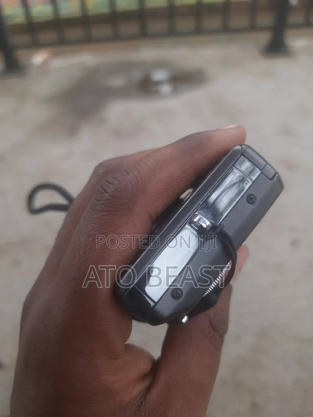 Sony Cyber-Shot DSC-W300, a Compact 13.6-Megapixel