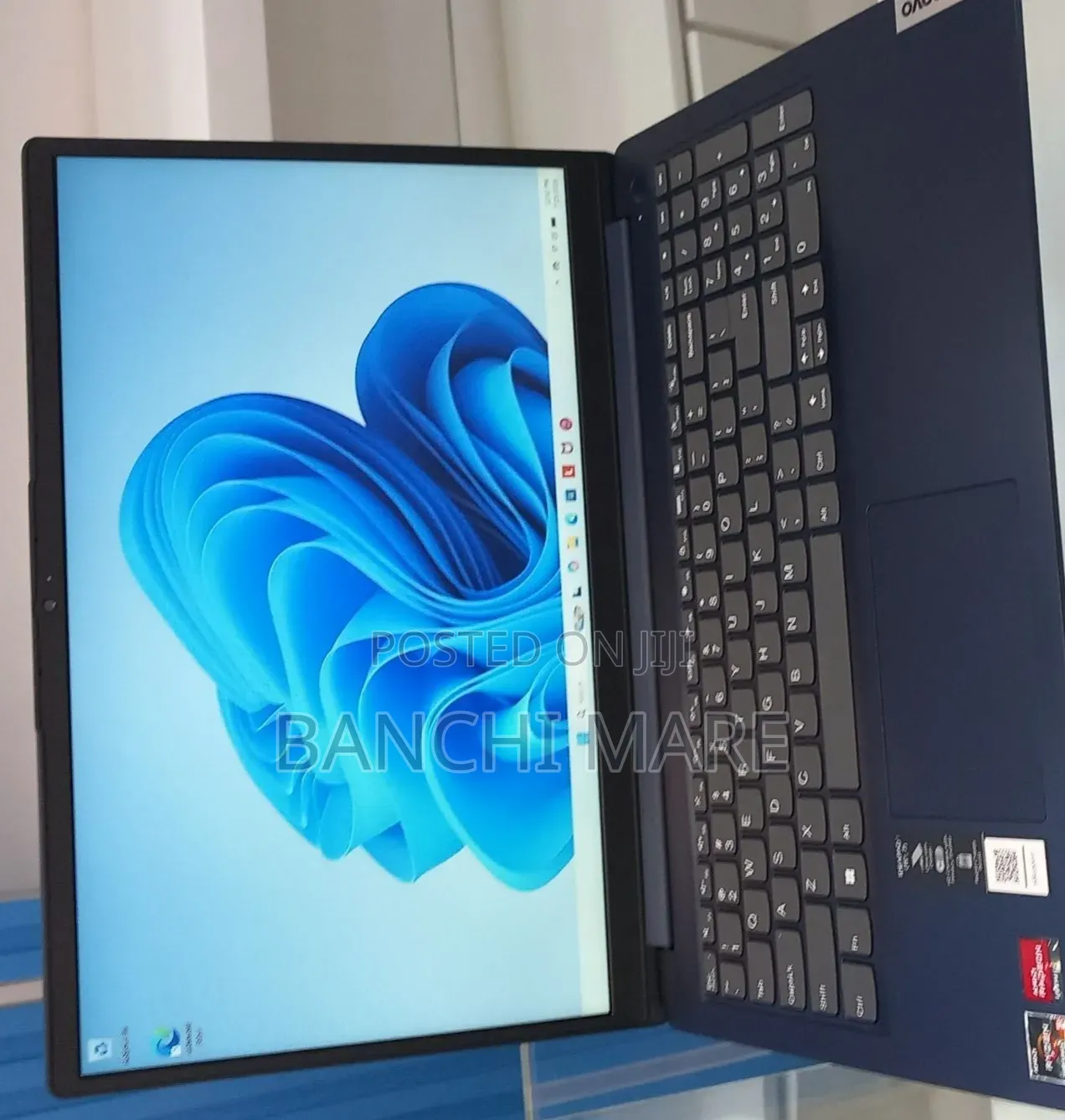 New Laptop Lenovo IdeaPad 1 8GB AMD Ryzen 5 SSD 256GB