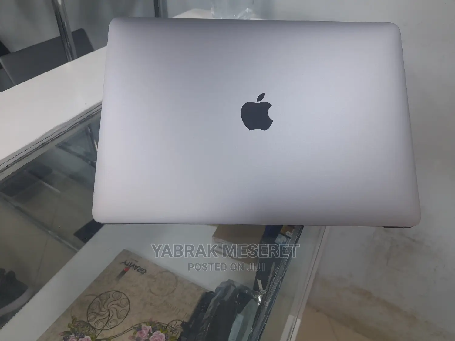 New Laptop Apple MacBook Pro 2019 8GB Intel Core I5 SSD 256GB