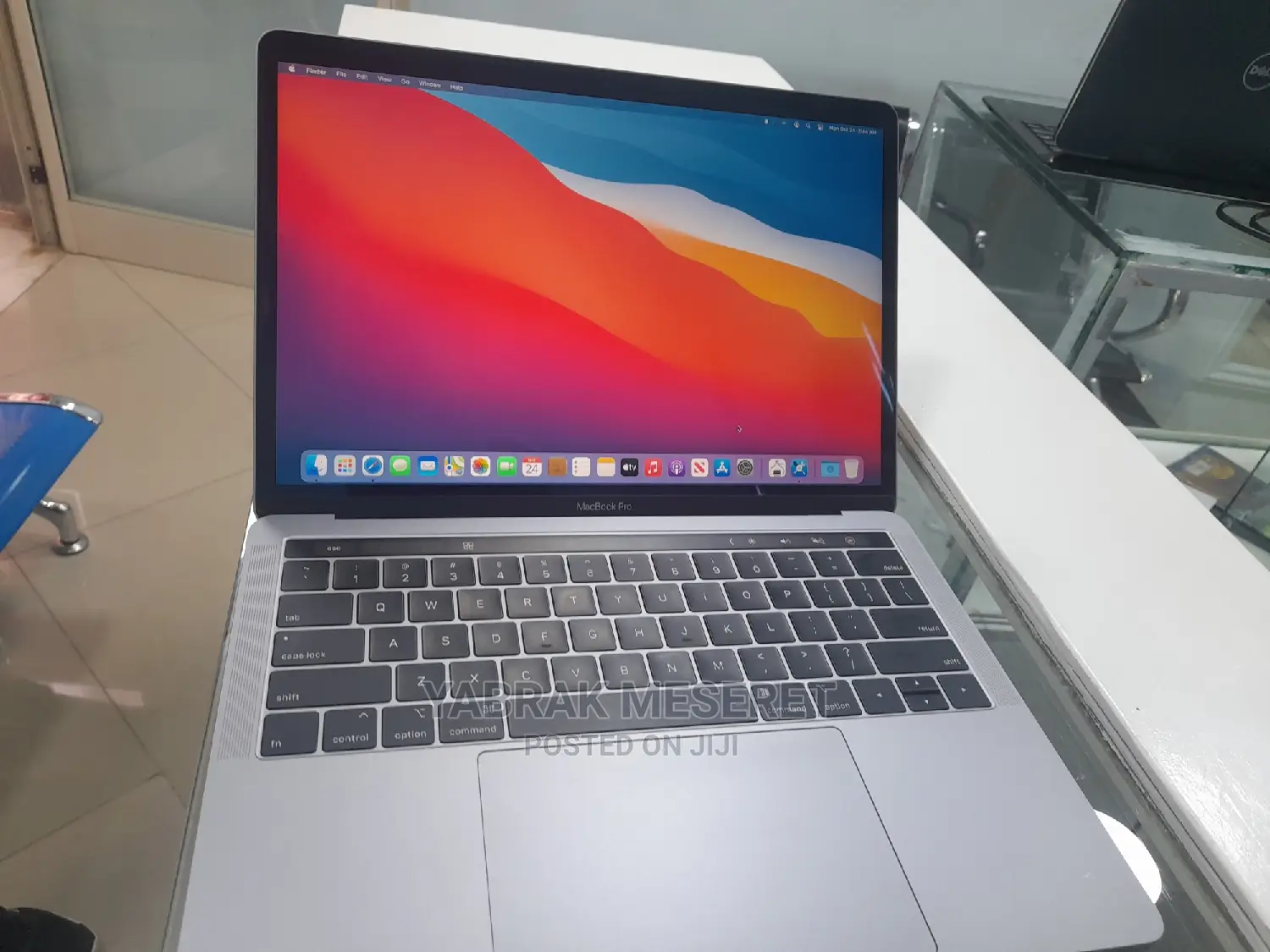 New Laptop Apple MacBook Pro 2019 8GB Intel Core I5 SSD 256GB
