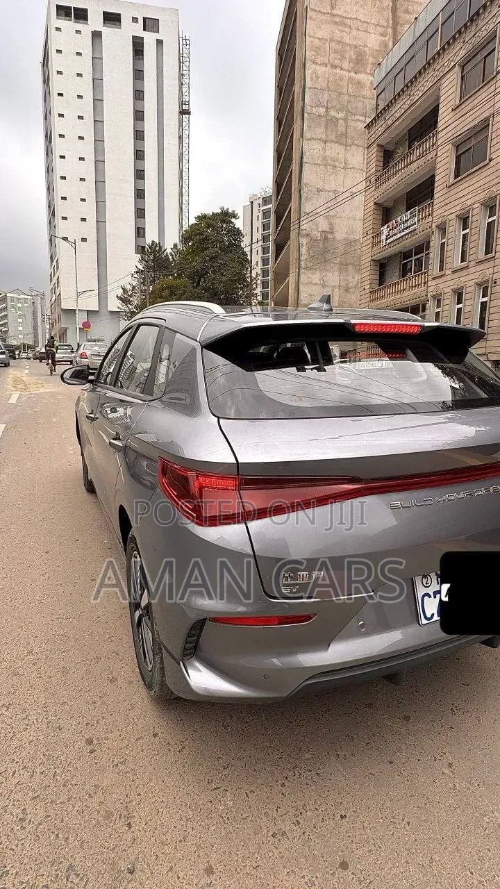 New BYD E2 43 kWh 94 hp FWD 2025 Silver