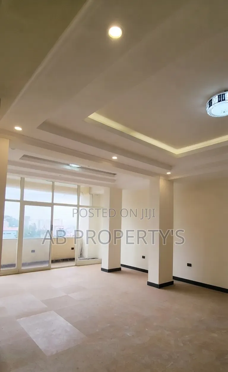 Furnished 2bdrm Apartment in መገናኛ ሾላ ገበያ, Yeka for sale