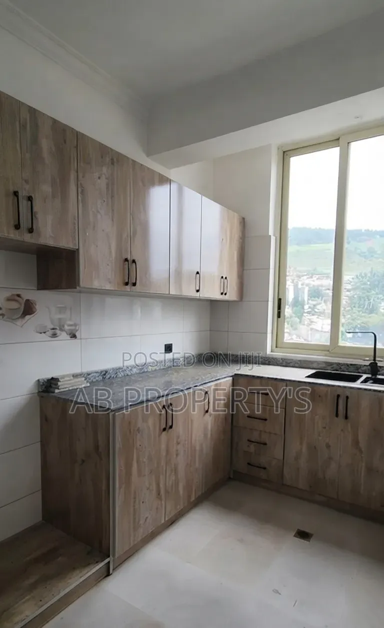 Furnished 2bdrm Apartment in መገናኛ ሾላ ገበያ, Yeka for sale