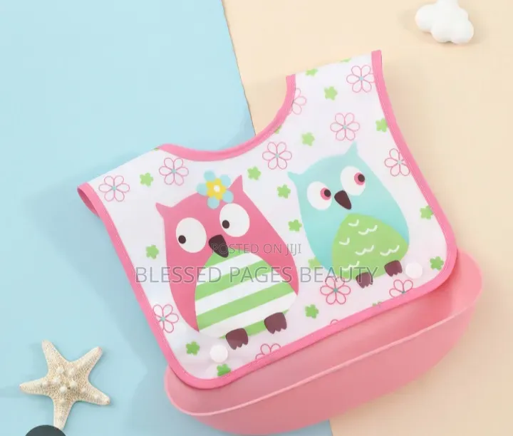 Waterproof 2-in-1 Baby Feeding Bib Comes With a Food Catcher
