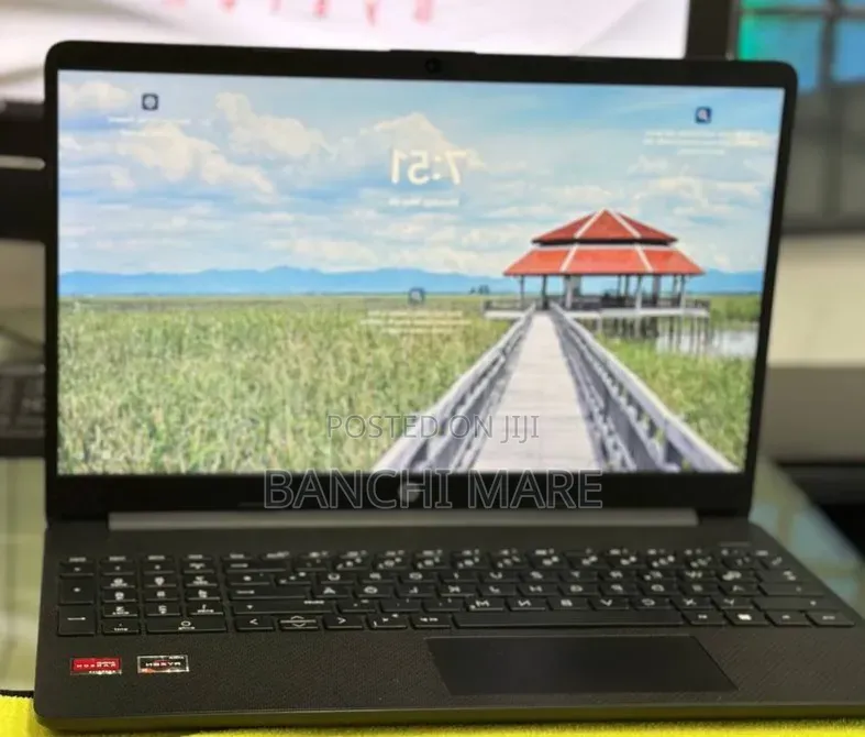 New Laptop HP Stream Notebook 8GB AMD Ryzen 3 SSD 256GB