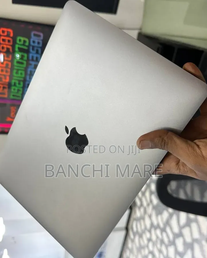 New Laptop Apple MacBook 8GB Intel Core i3 SSD 256GB