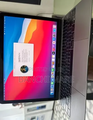 New Laptop Apple MacBook 8GB Intel Core i3 SSD 256GB