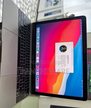 New Laptop Apple MacBook 8GB Intel Core i3 SSD 256GB