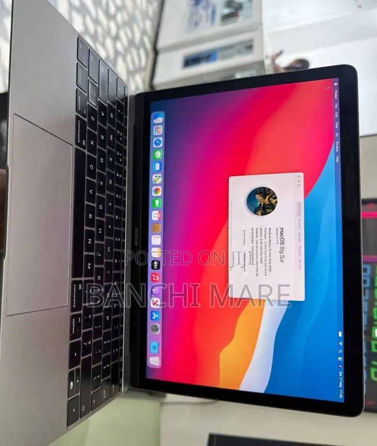 New Laptop Apple MacBook 8GB Intel Core i3 SSD 256GB