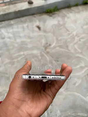 Apple iPhone 6s 64 GB