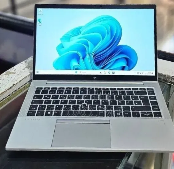 New Laptop HP 8GB Intel Core i5 SSD 256GB