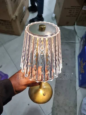 ዘመናዊና ማራኪ የጠረጴዛ መብራት (Modern Crystal Table Lamp)!