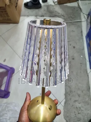 ዘመናዊና ማራኪ የጠረጴዛ መብራት (Modern Crystal Table Lamp)!