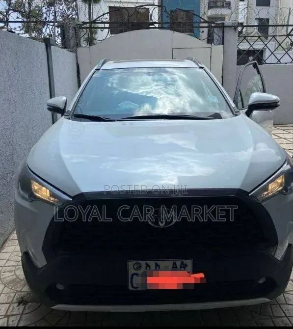 Toyota Corolla Cross Hybrid 2023 White