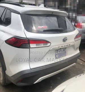 Toyota Corolla Cross Hybrid 2023 White