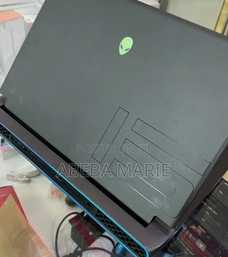 New Laptop Alienware M16 16GB Intel Core i7 SSD 512GB