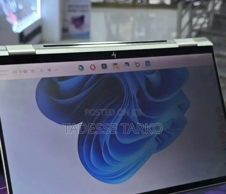 New Laptop HP EliteBook 1040 G8 16GB Intel Core i7 SSD 512GB