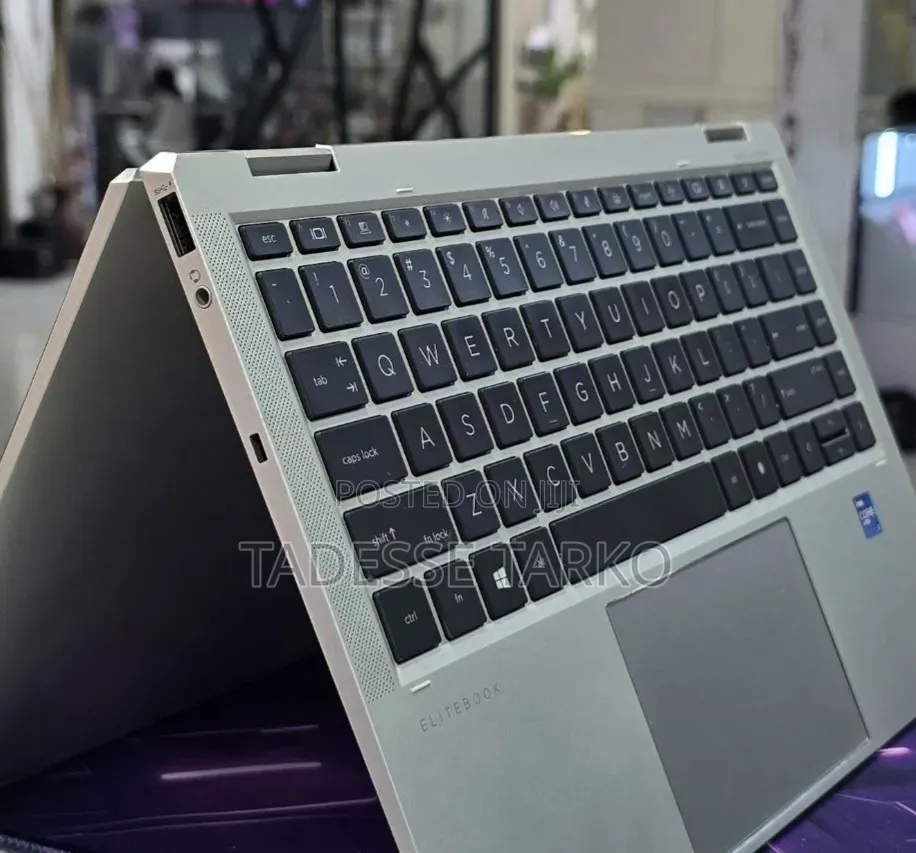 New Laptop HP EliteBook 1040 G8 16GB Intel Core i7 SSD 512GB