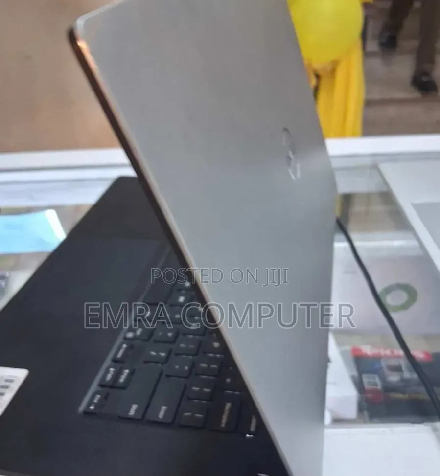 New Laptop Dell 16GB Intel Core i7 SSD 512GB