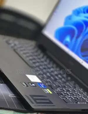 New Laptop HP OmniBook 7 14" 16GB Intel Core i9 SSD 512GB