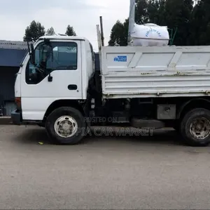 Isuzu NPR Gelbach Mekina