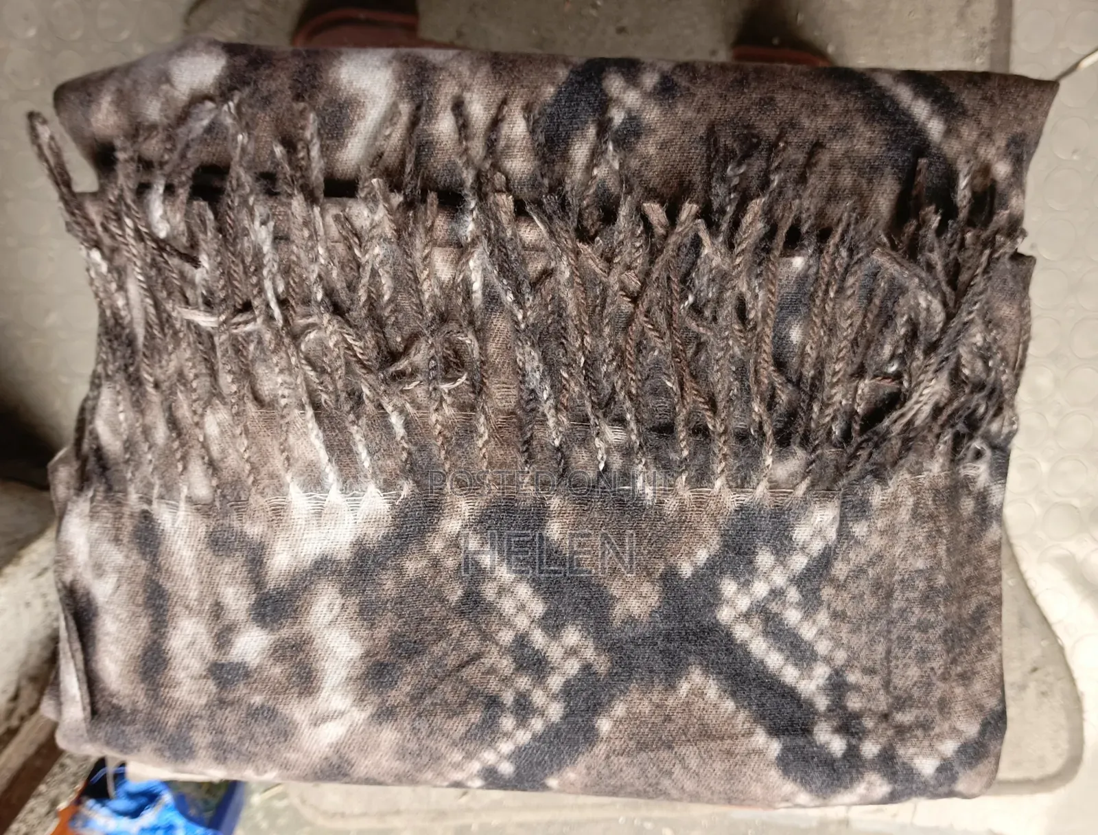 Medium Scarves