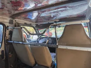 Toyota HiAce 2004 Blue