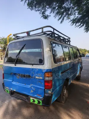 Toyota HiAce 2004 Blue