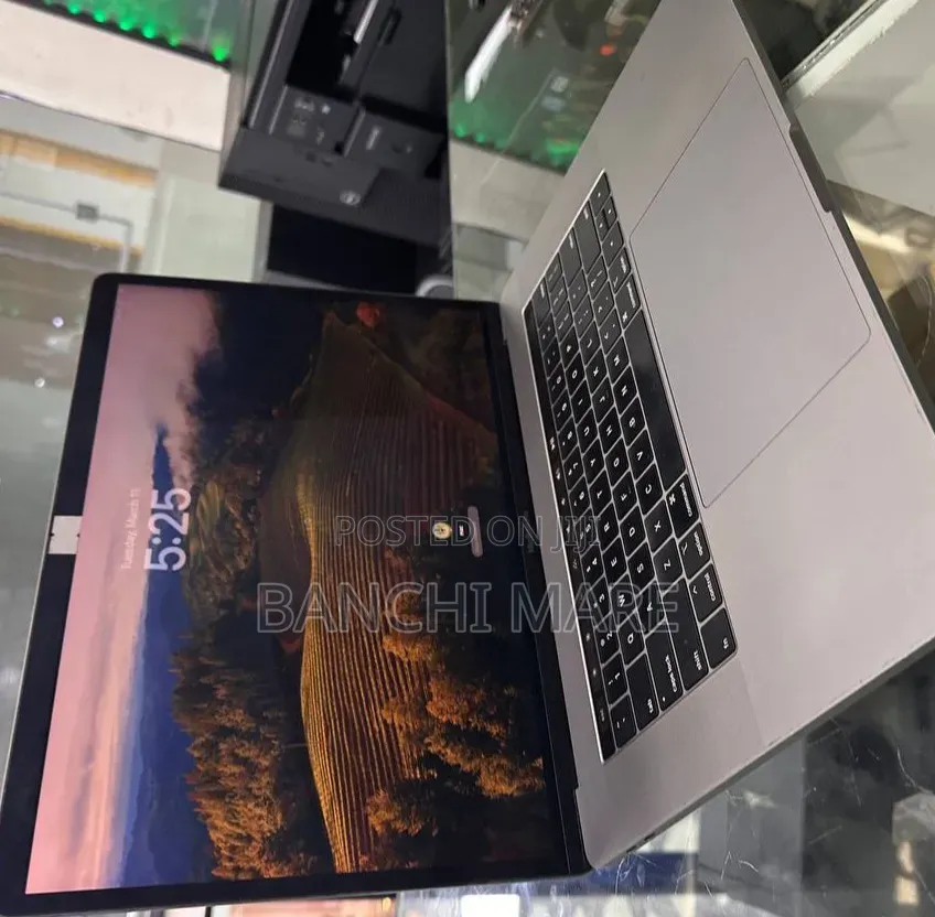 New Laptop Apple MacBook Pro 2019 16GB Intel Core i5 SSD 512GB