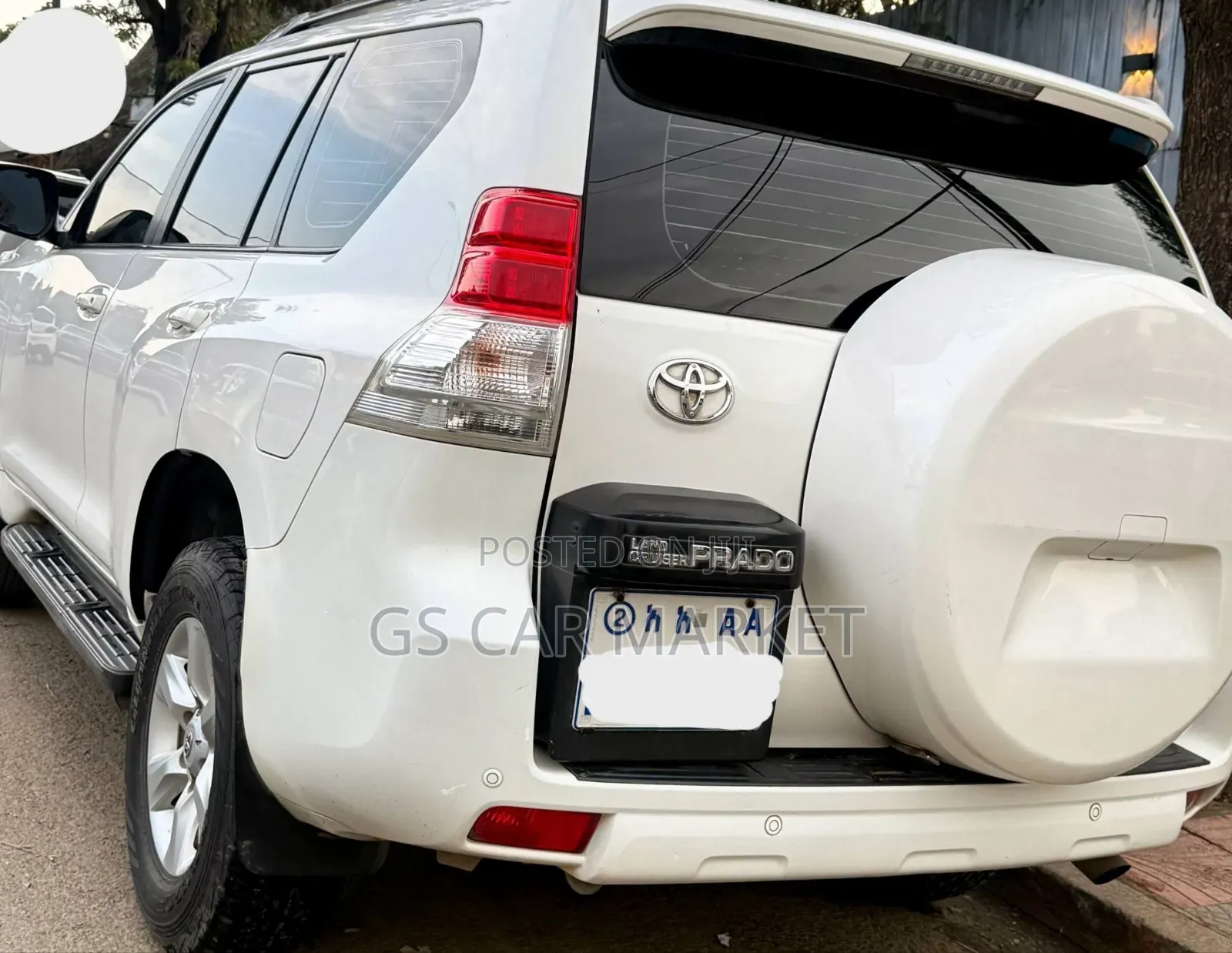 Toyota Land Cruiser Prado 2011 Ivory