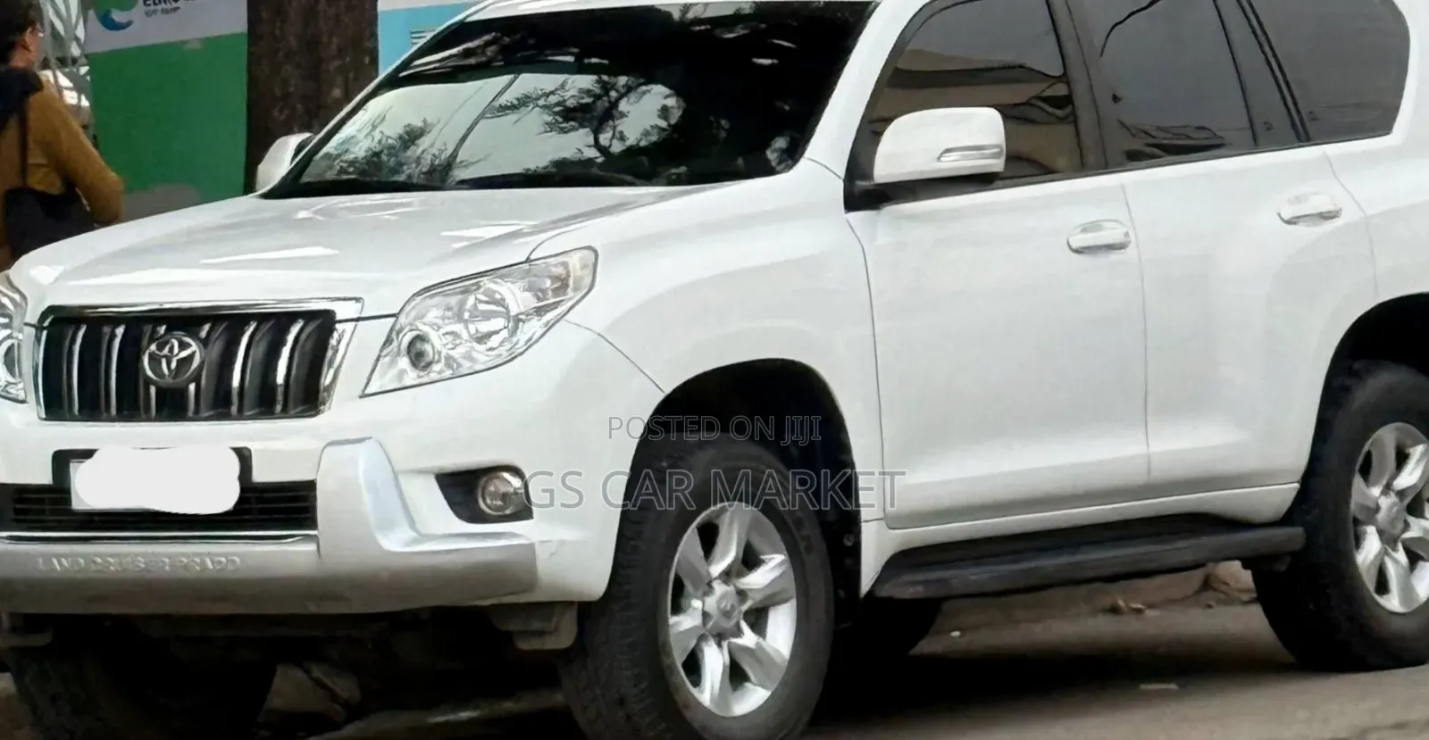 Toyota Land Cruiser Prado 2011 Ivory
