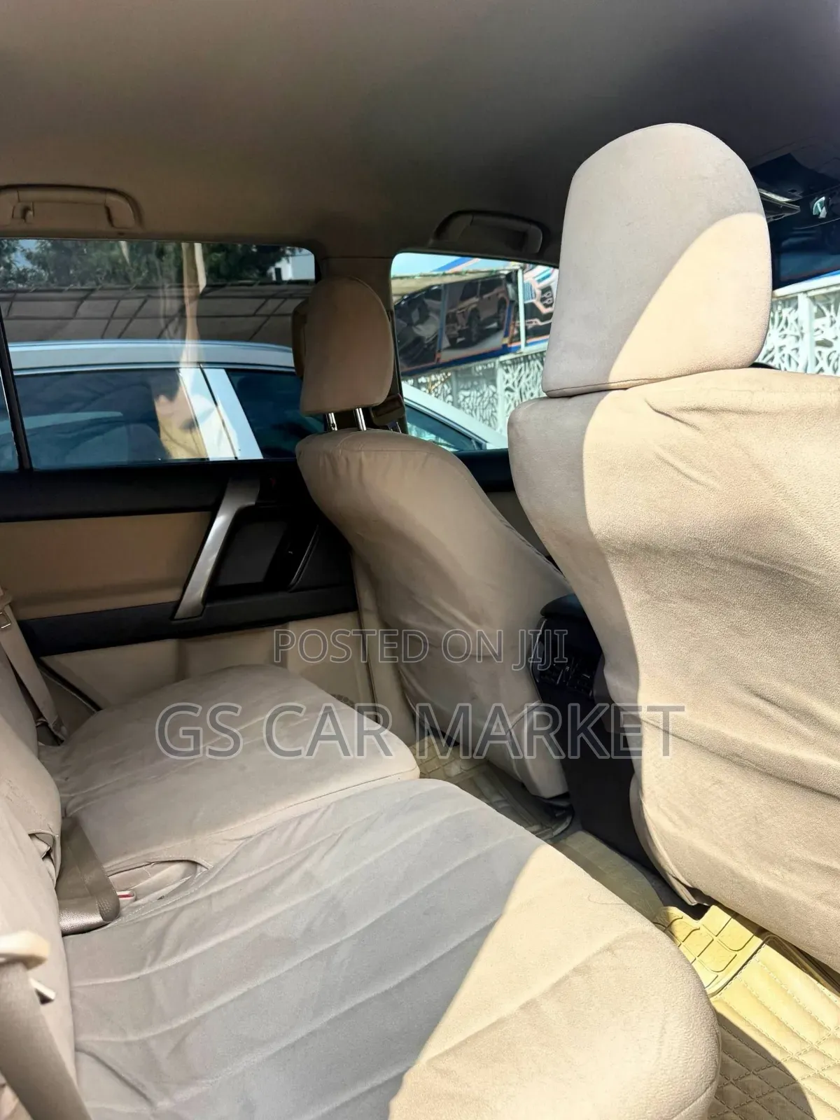 Toyota Land Cruiser Prado 2011 Ivory