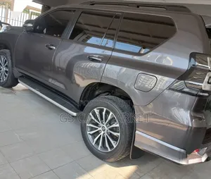 Toyota Land Cruiser Prado 2023 Gray