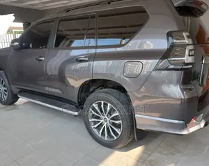 Toyota Land Cruiser Prado 2023 Gray
