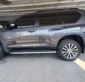 Toyota Land Cruiser Prado 2023 Gray