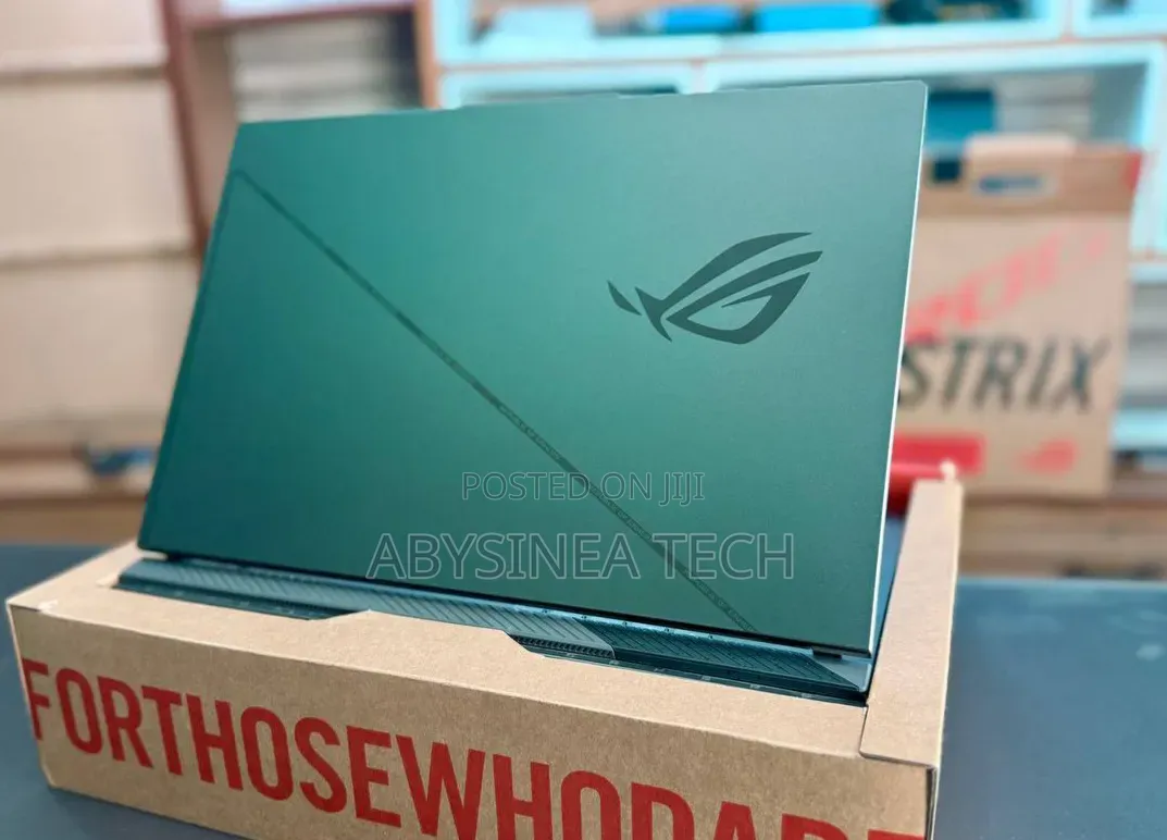 New Laptop Asus ROG Strix G16 16GB Intel Core i7 SSD 1T
