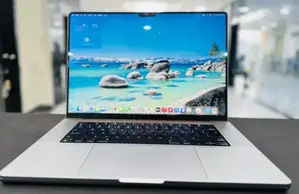 New Laptop Apple MacBook Pro 2016 16GB Intel Core i7 SSD 512GB